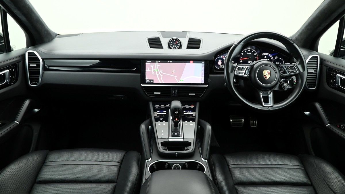 Porsche Cayenne Image 14