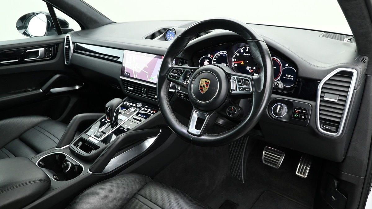 Porsche Cayenne Image 3