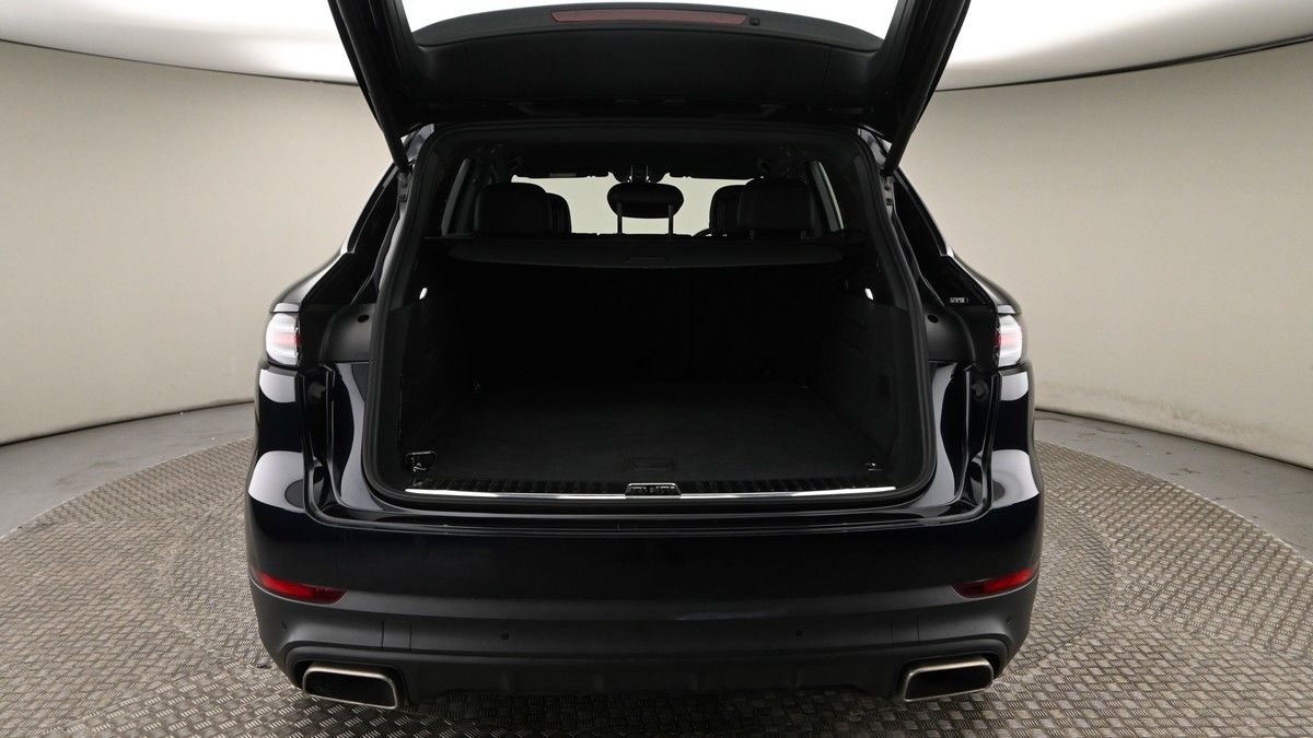 Porsche Cayenne Image 10