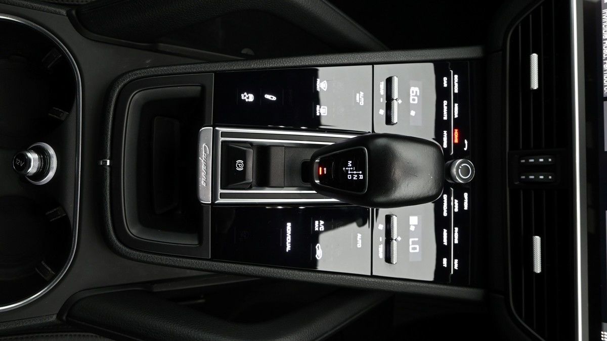 Porsche Cayenne Image 2