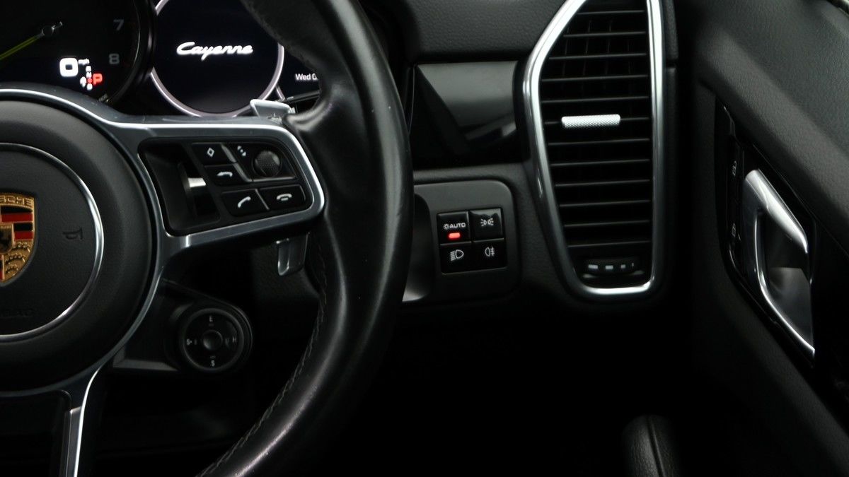 Porsche Cayenne Image 15