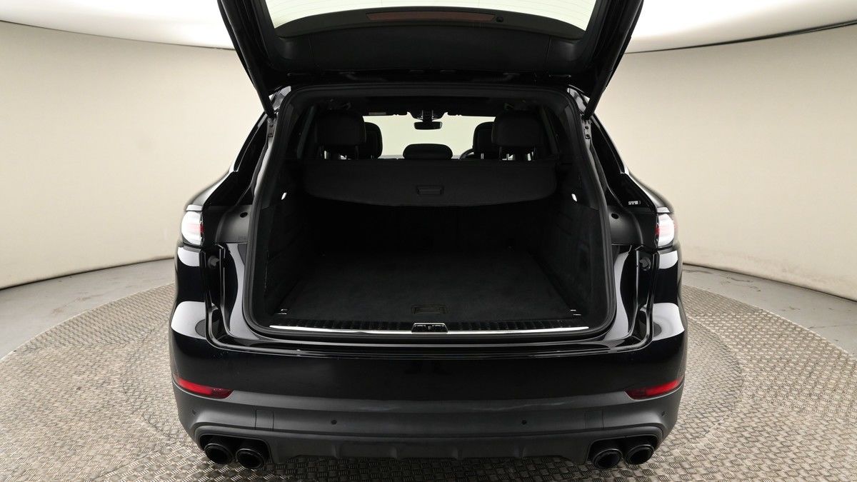 Porsche Cayenne Image 10