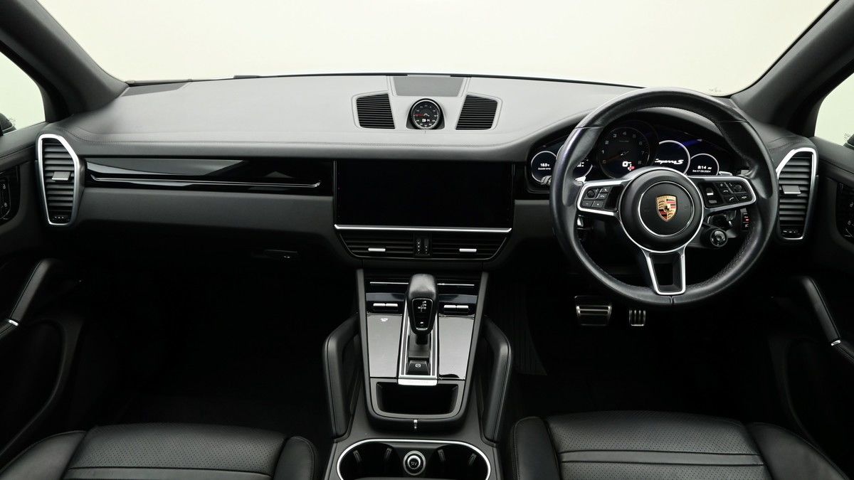 Porsche Cayenne Image 14