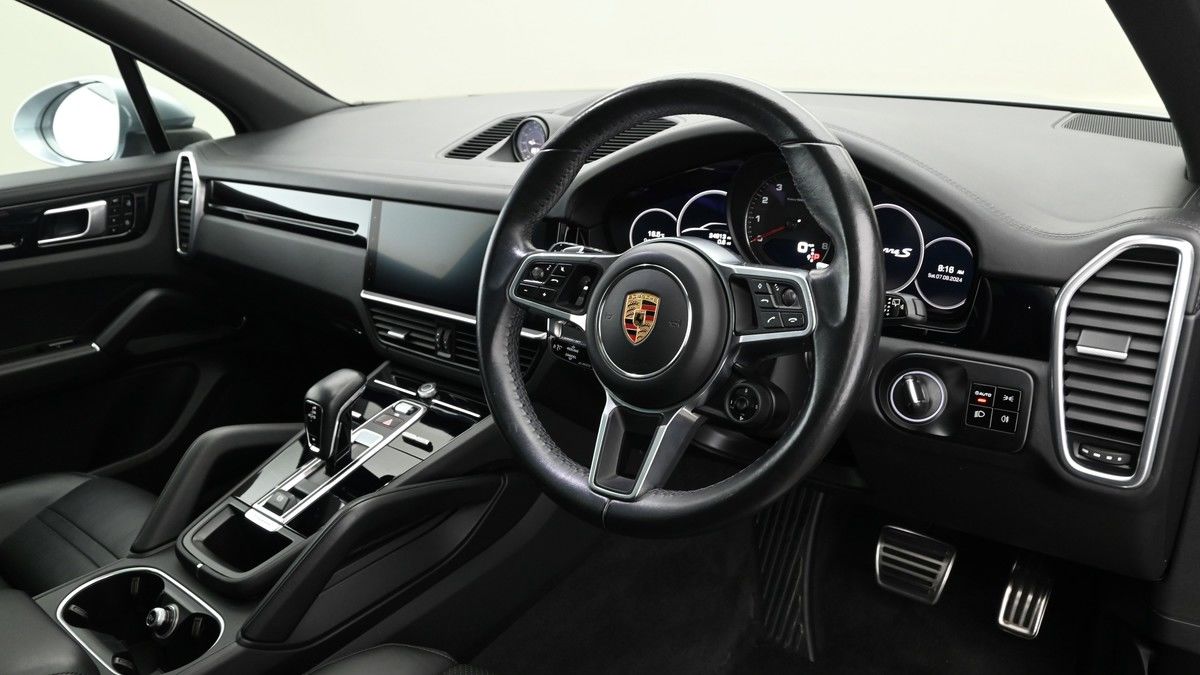 More views of Porsche Cayenne