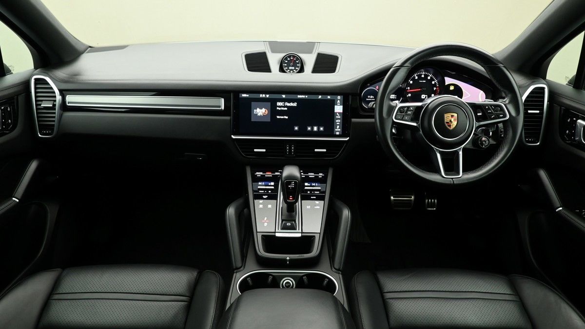 Porsche Cayenne Image 14