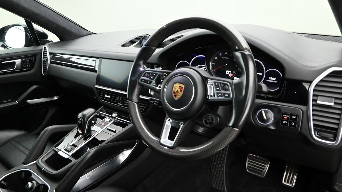 Porsche Cayenne Image 3