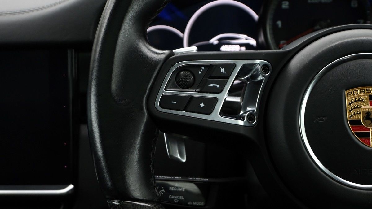 Porsche Cayenne Image 15