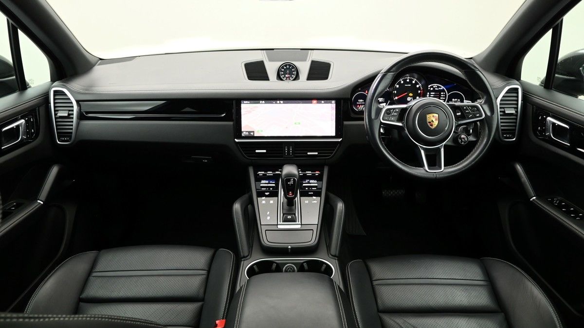 Porsche Cayenne Image 14