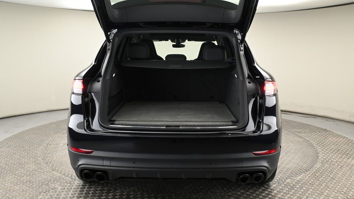 Porsche Cayenne Image 10