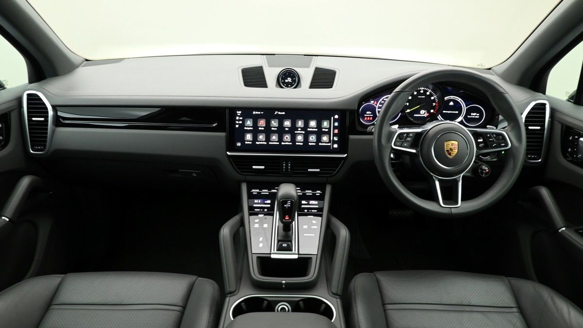 Porsche Cayenne Image 14