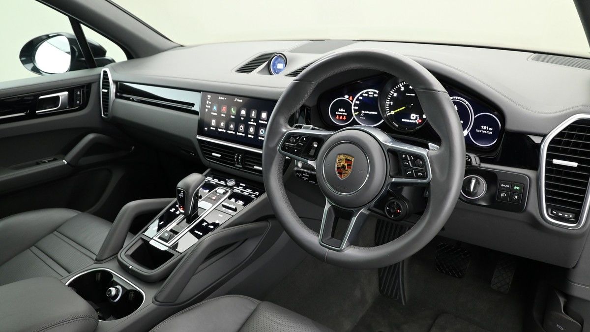 Porsche Cayenne Image 3