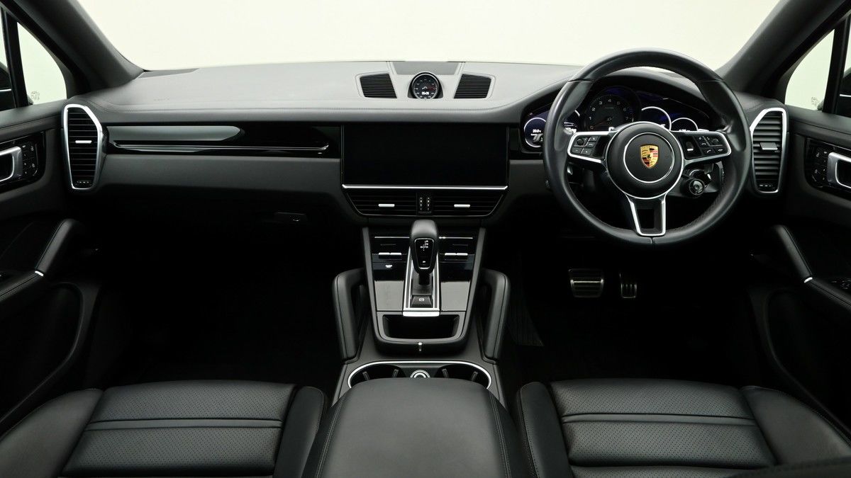 Porsche Cayenne Image 14