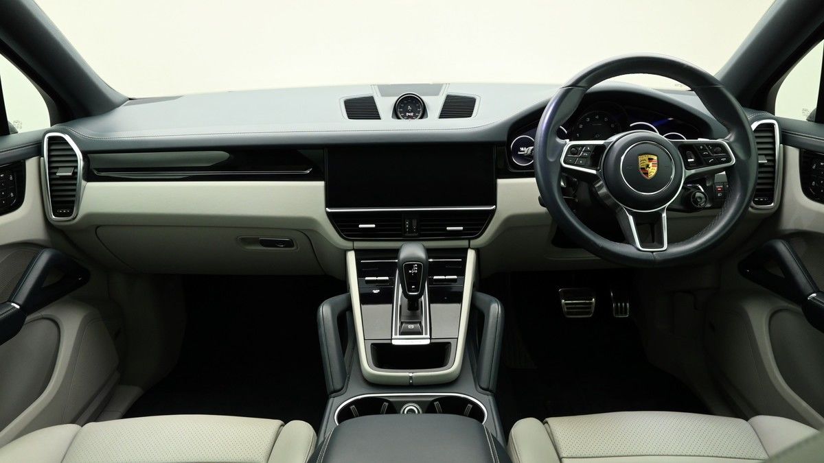 Porsche Cayenne Image 14