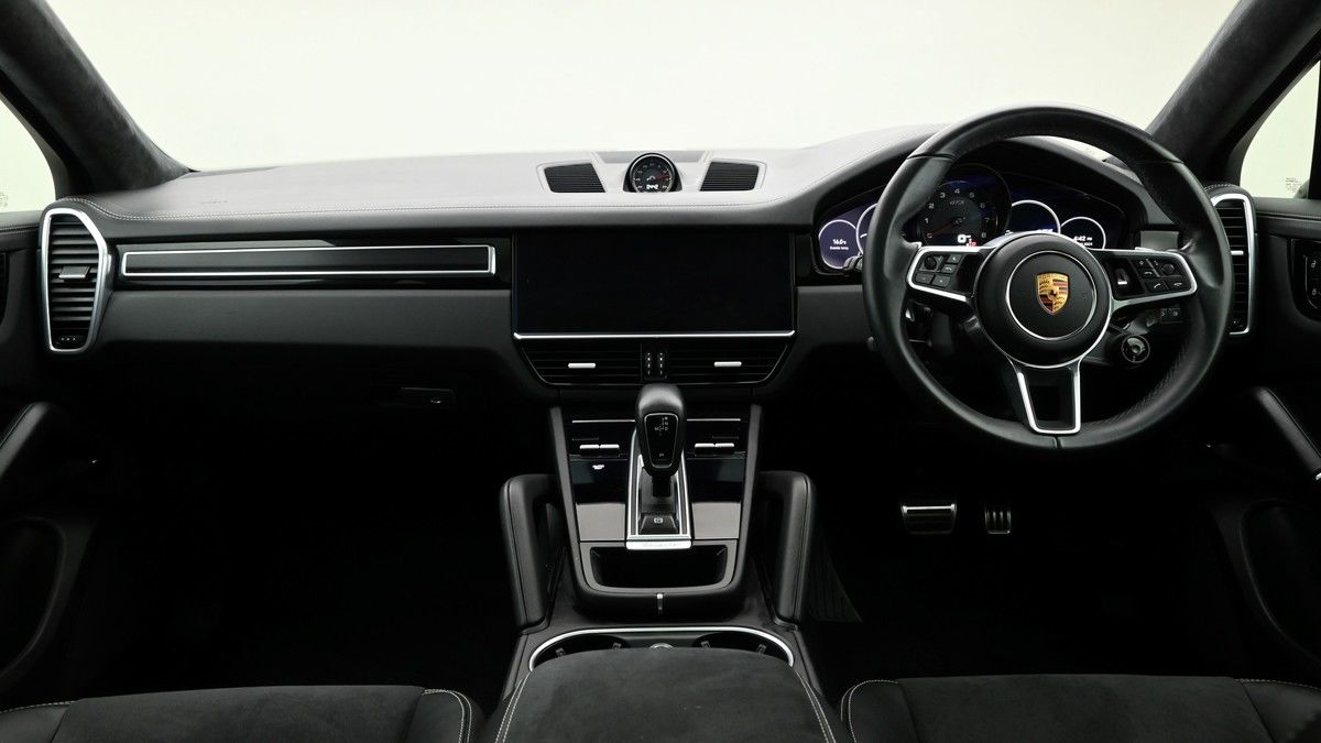 Porsche Cayenne Image 14