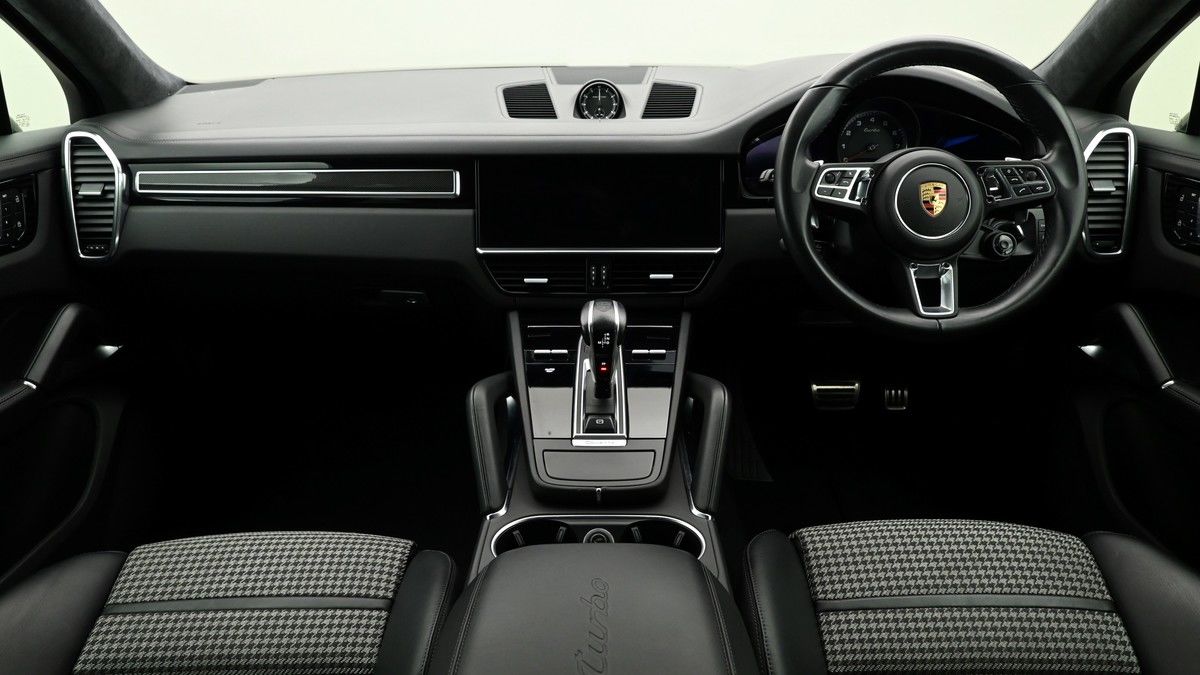 Porsche Cayenne Image 14