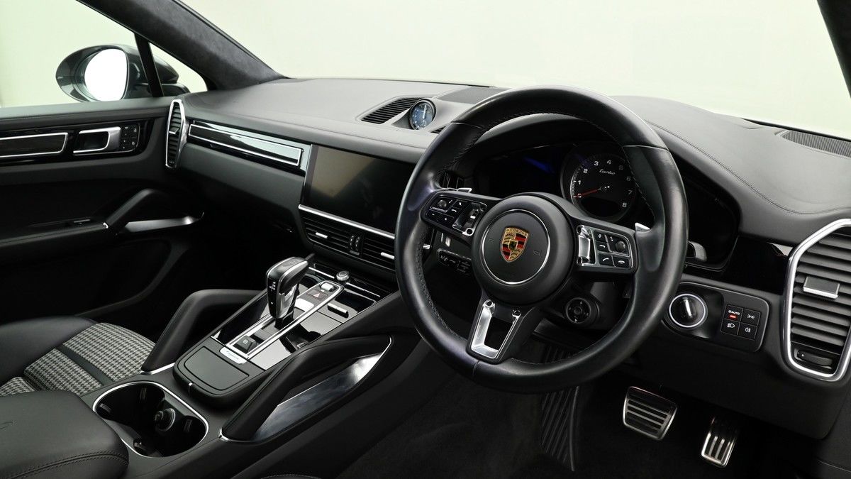 Porsche Cayenne Image 3