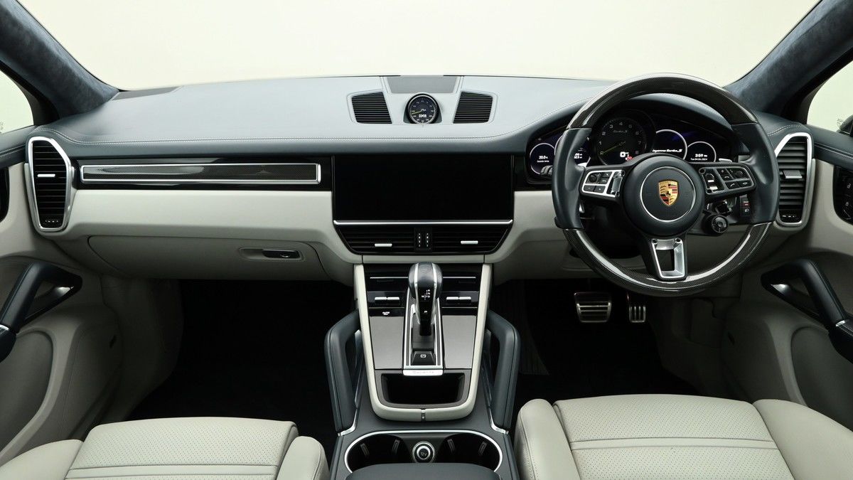 Porsche Cayenne Image 14