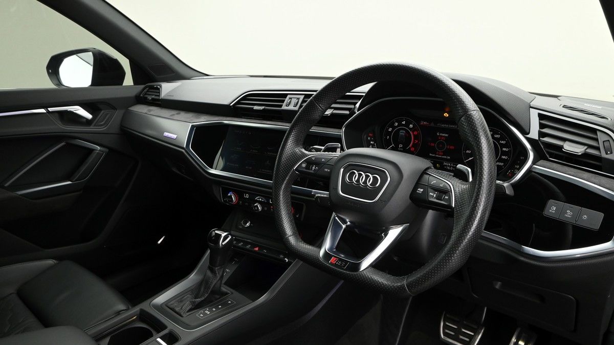 Audi RS Q3 Image 3