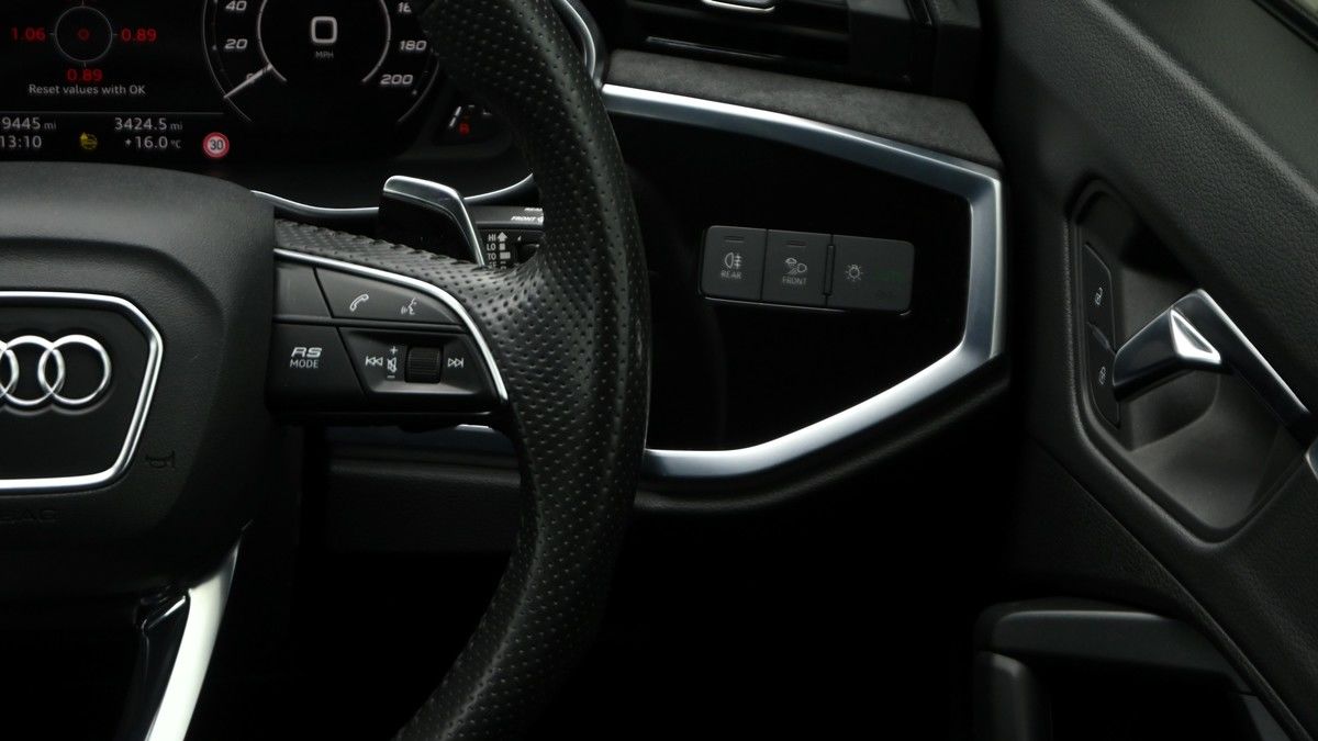 Audi RS Q3 Image 16