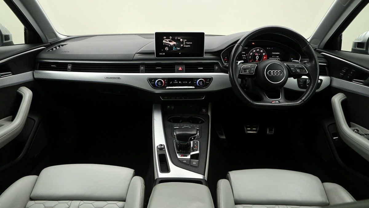 Audi RS4 Avant Image 14