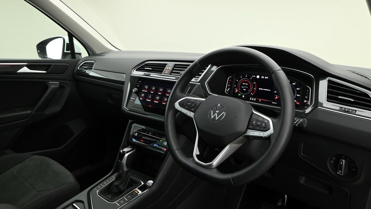 More views of Volkswagen Tiguan