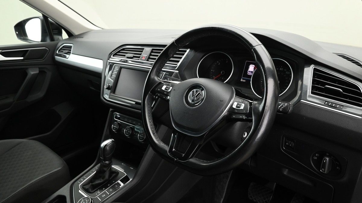 More views of Volkswagen Tiguan