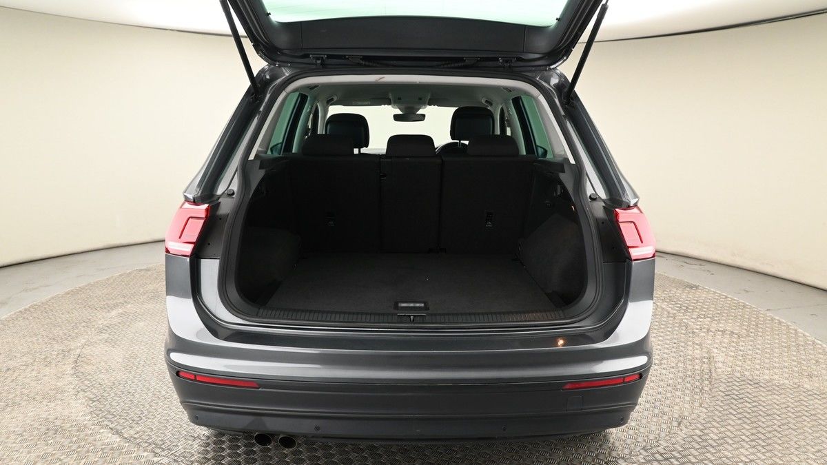 Volkswagen Tiguan Image 10