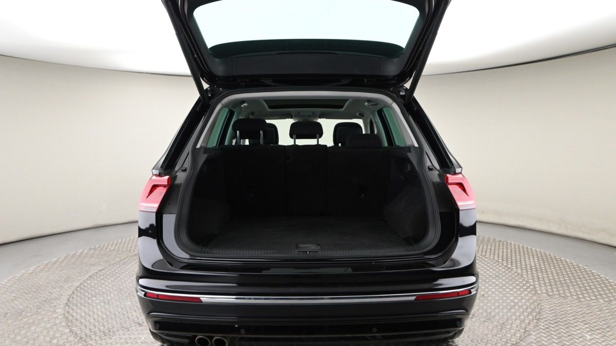 More views of Volkswagen Tiguan