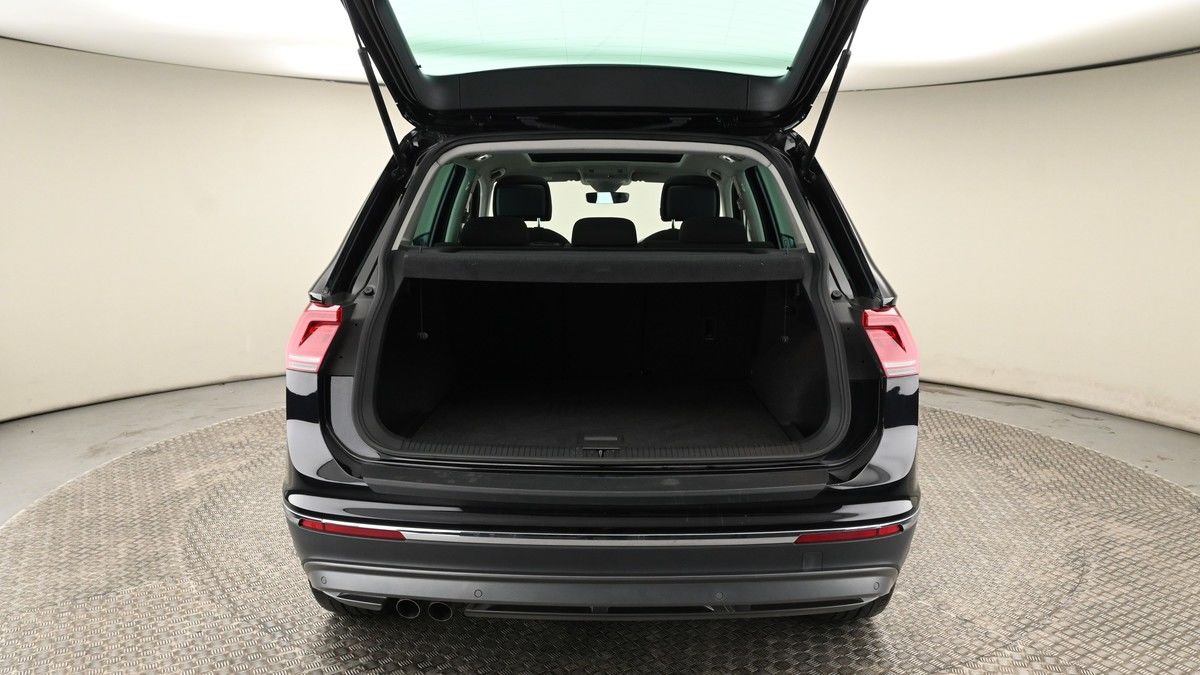 More views of Volkswagen Tiguan