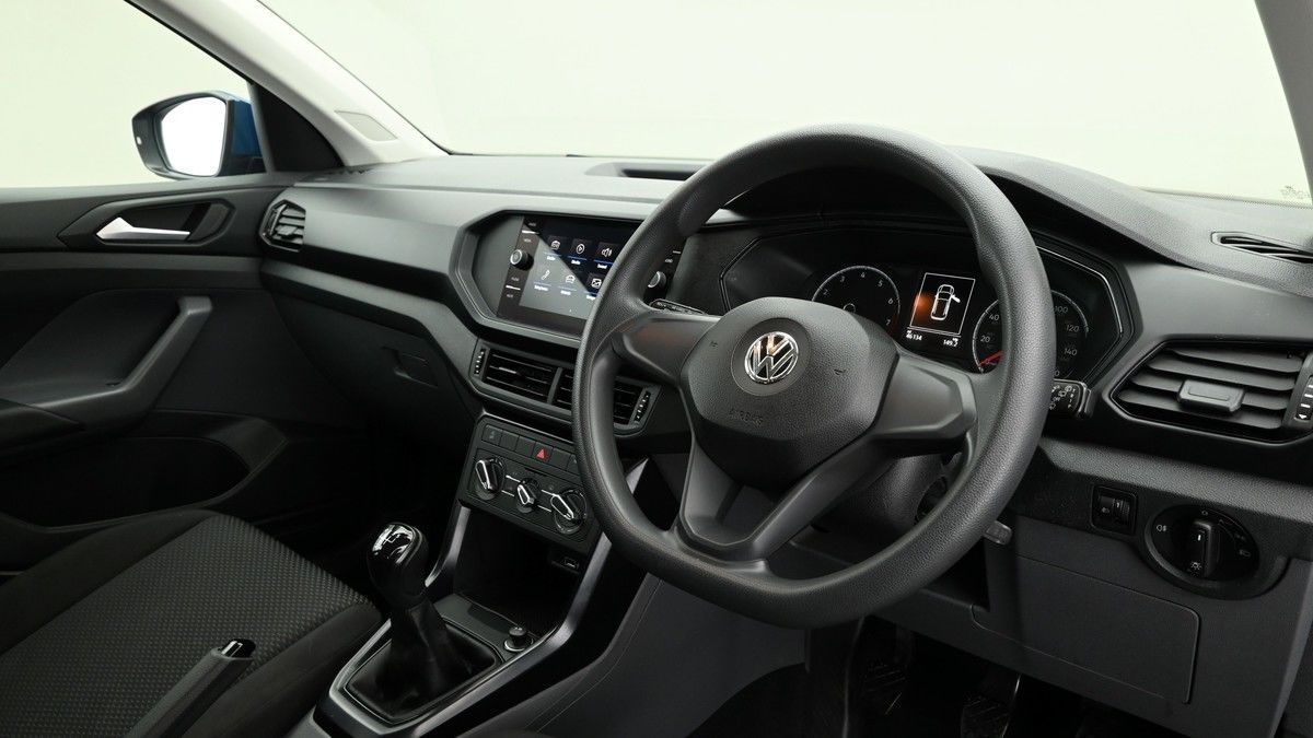 Volkswagen T-Cross Image 3