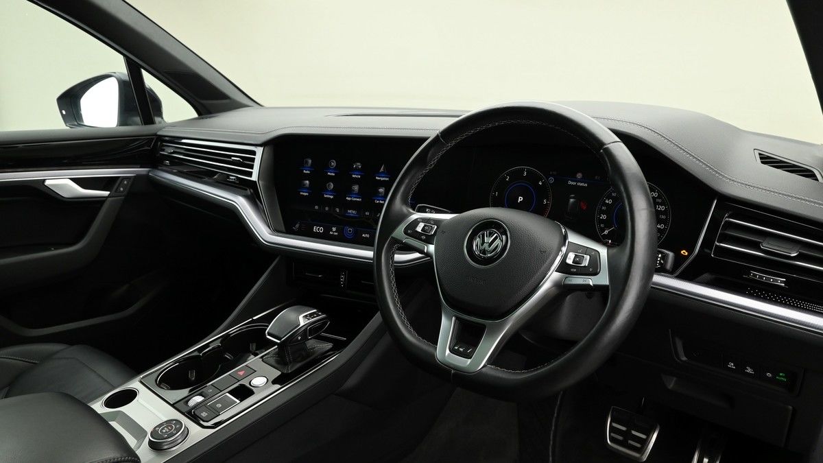 Volkswagen Touareg Image 3