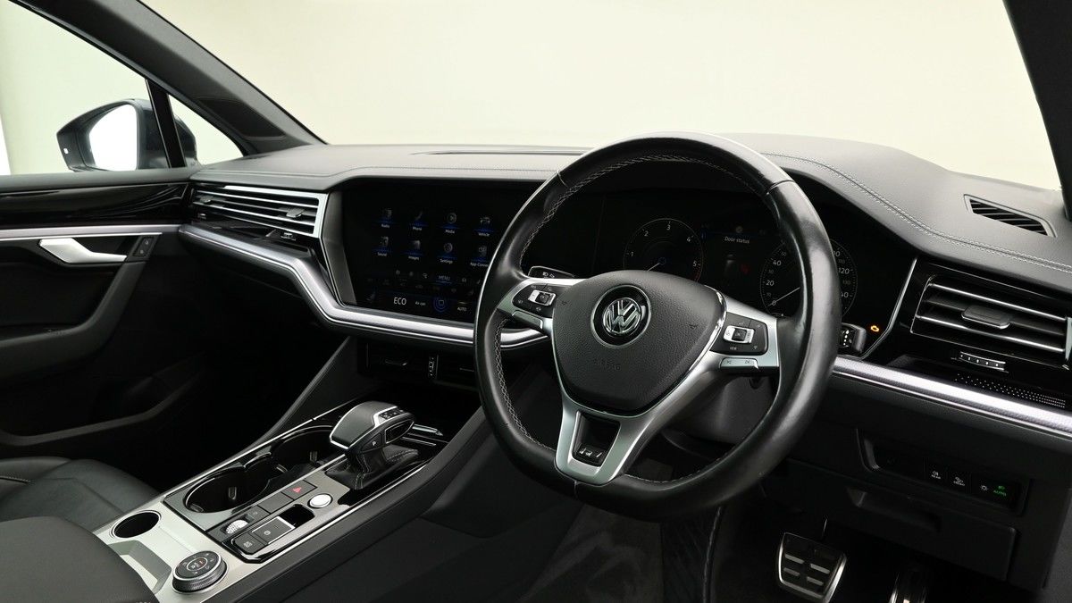 Volkswagen Touareg Image 3