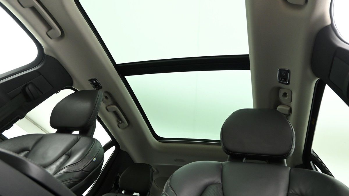 Volvo XC90 Image 2