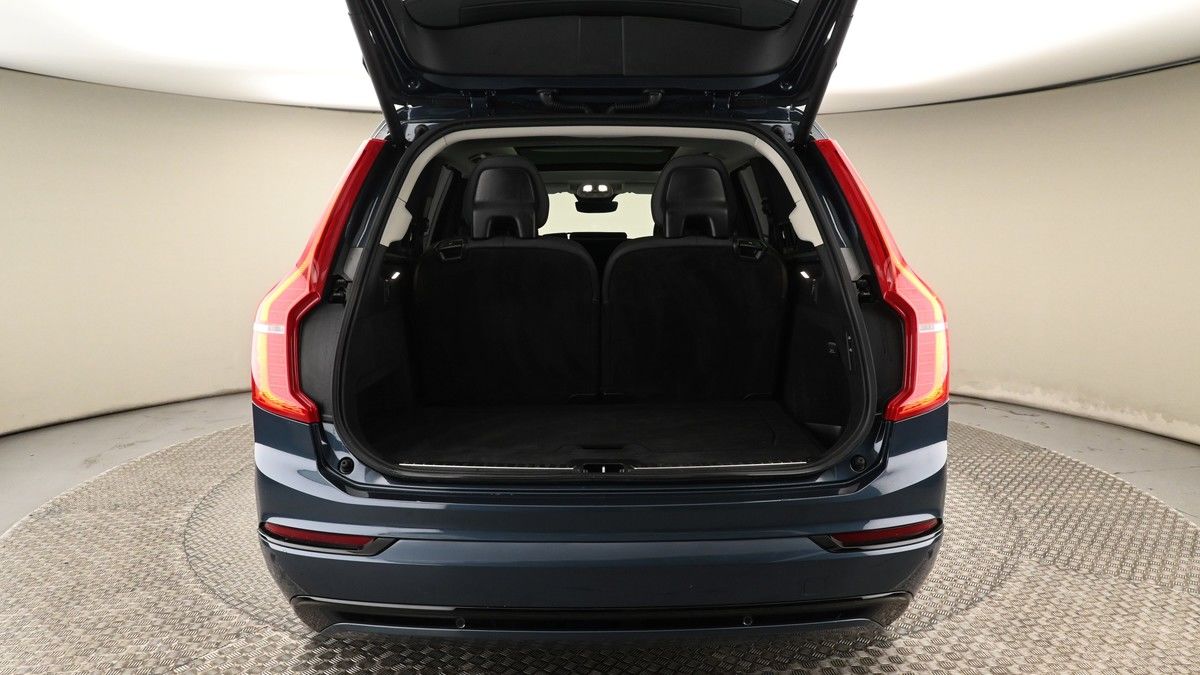 Volvo XC90 Image 10