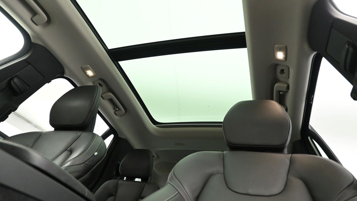 Volvo XC90 Image 2