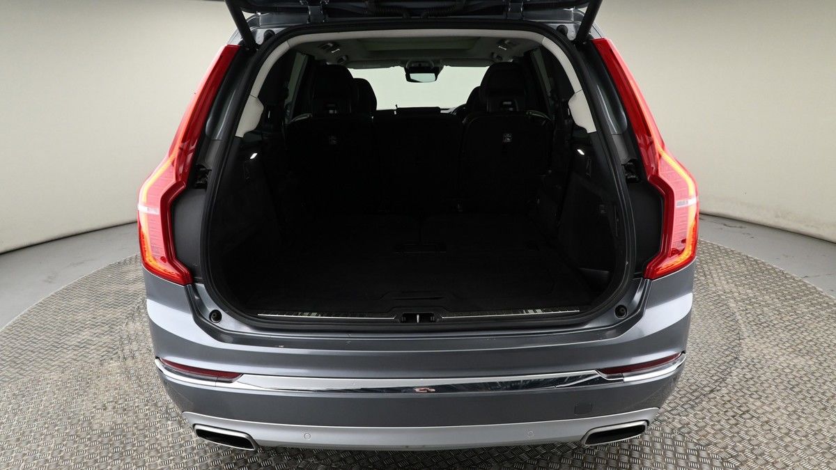 Volvo XC90 Image 10