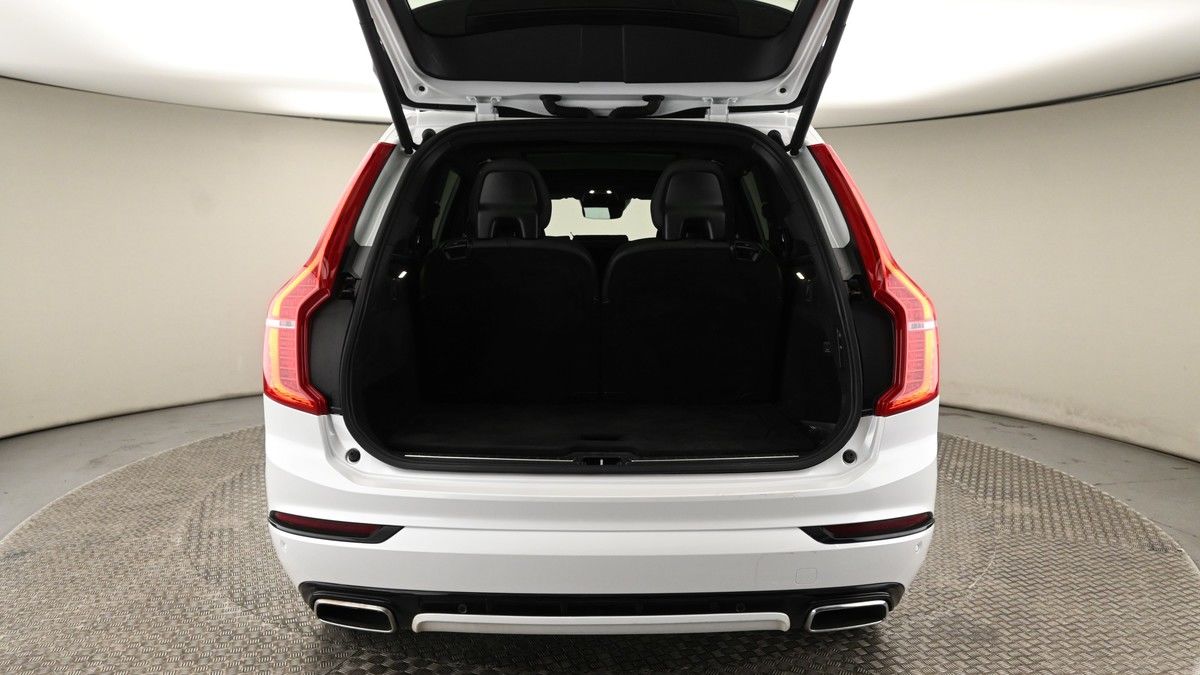 Volvo XC90 Image 10