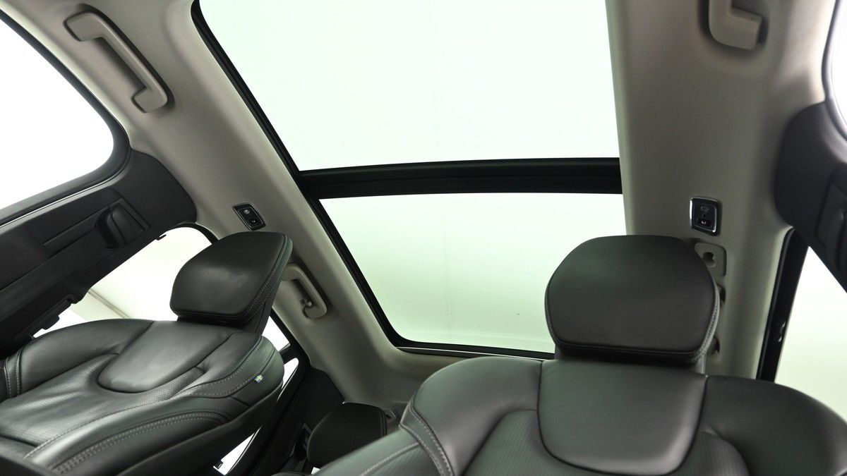 Volvo XC90 Image 2