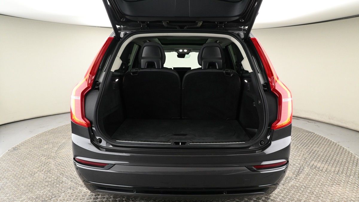 Volvo XC90 Image 10