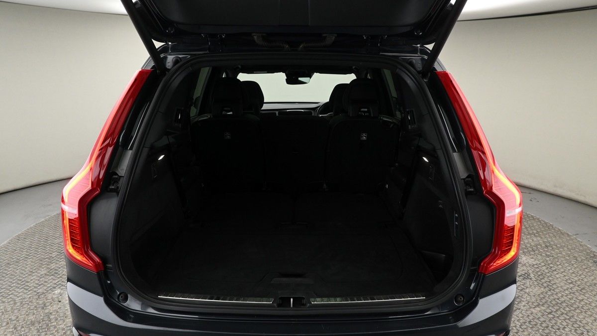 Volvo XC90 Image 10