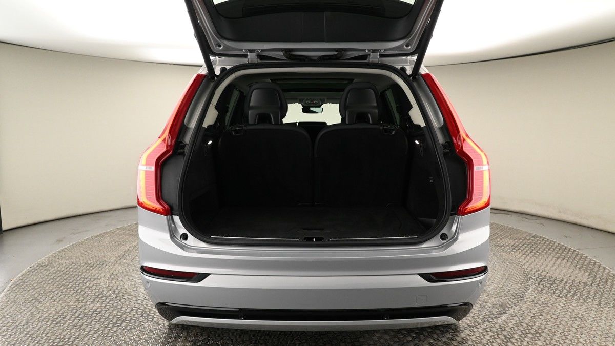 Volvo XC90 Image 10