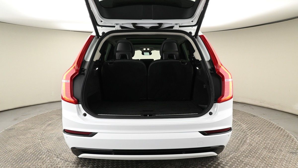 Volvo XC90 Image 10