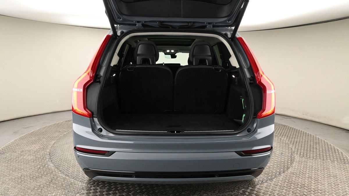 Volvo XC90 Image 10