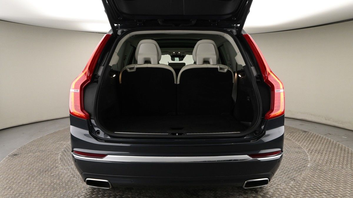 Volvo XC90 Image 10