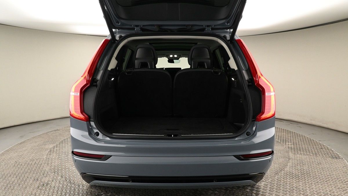 Volvo XC90 Image 10