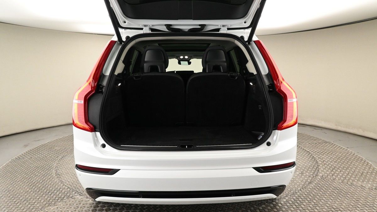 Volvo XC90 Image 10