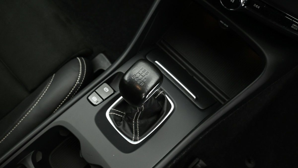 Volvo XC40 Image 2