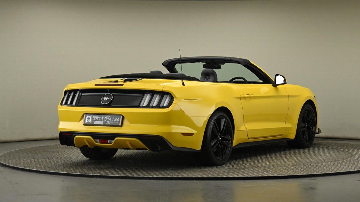 Ford Mustang Image 26