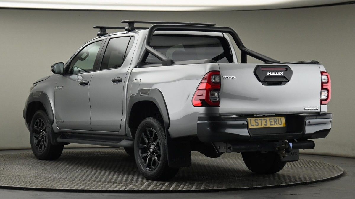 Toyota Hilux Image 24