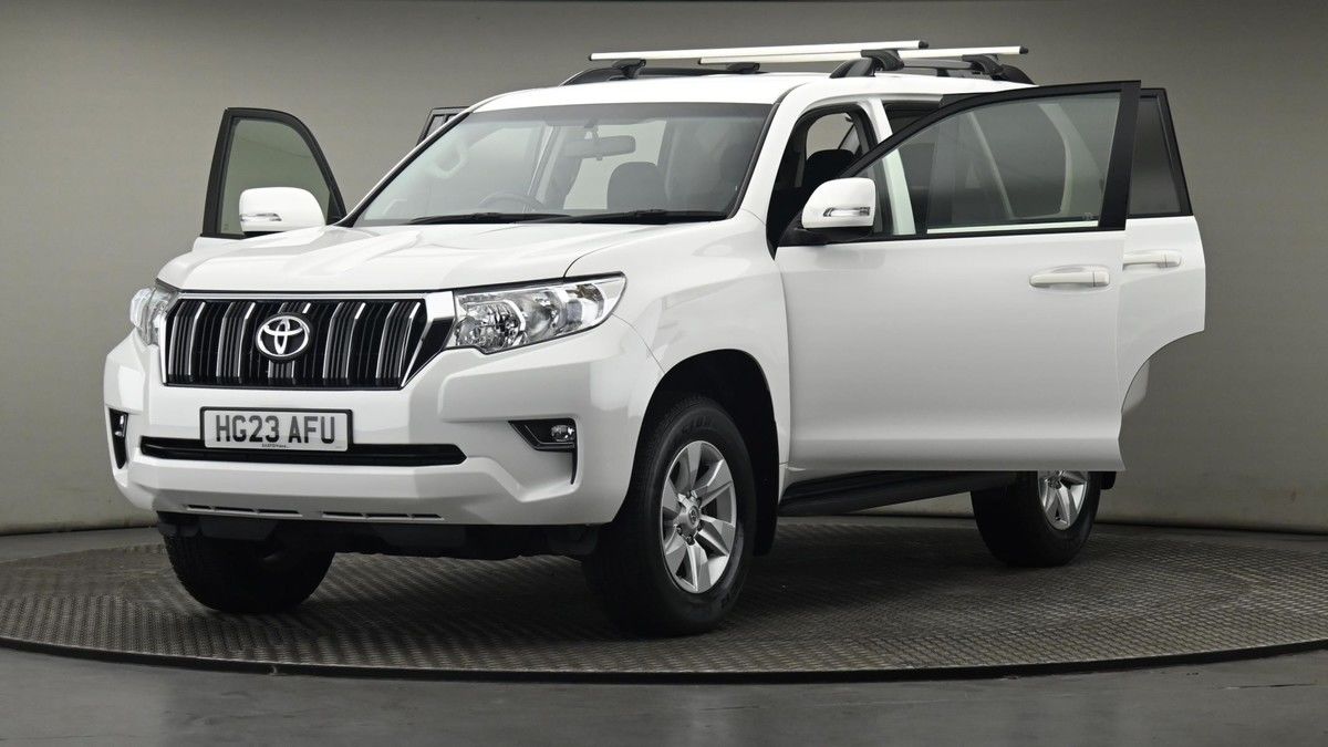 Toyota Land Cruiser Image 28